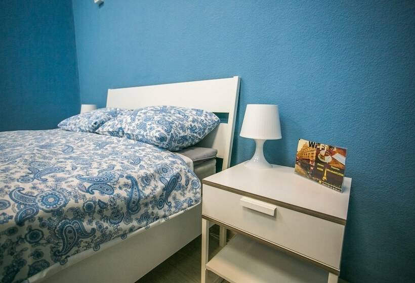 家庭间, Sky Hostel