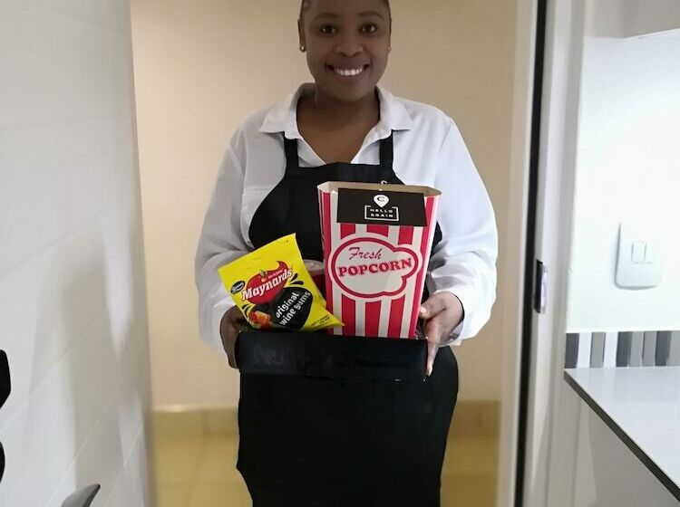 דירת שני חדרים, The Capital On Bath