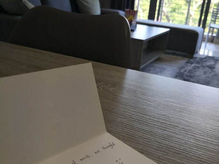 דירת פנטהאוז 2 חדרי שינה, The Capital On Bath