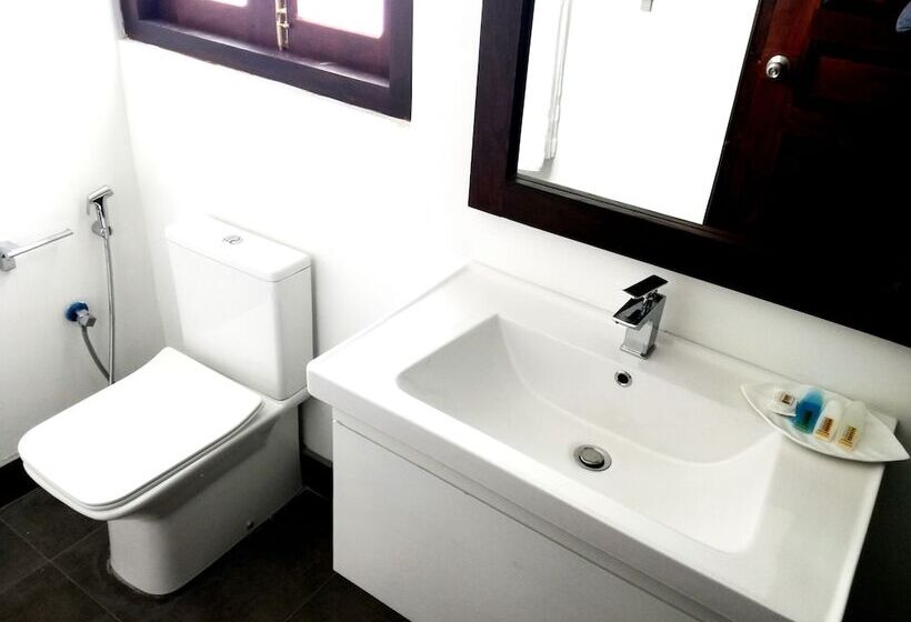 Трехместный Номер Deluxe, Hasara Hotel Galle