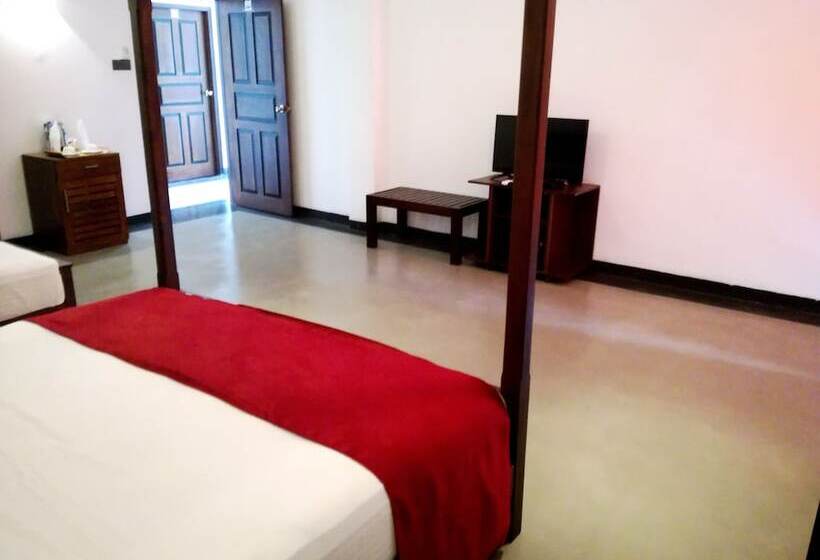 Трехместный Номер Deluxe, Hasara Hotel Galle