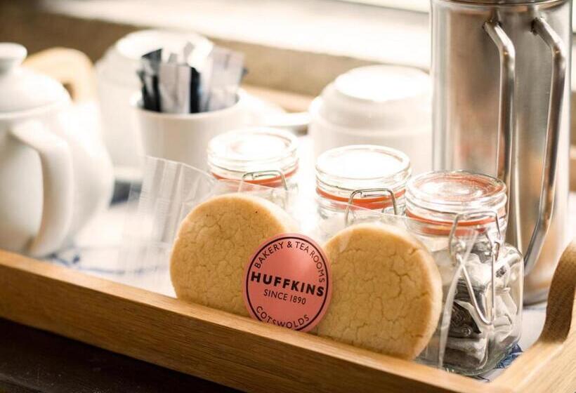 キングサイズベッドのスタンダードルーム, Abbots Grange Manor House