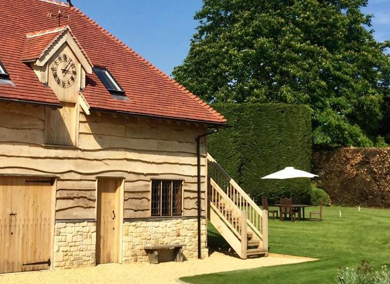 デラックススイート, Abbots Grange Manor House