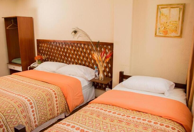 스탠다드 트리플 룸, Hostal Capri