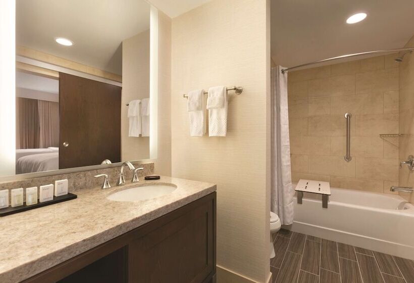 Люкс Адаптированный для Инвалидов, Embassy Suites By Hilton Akroncanton Airport