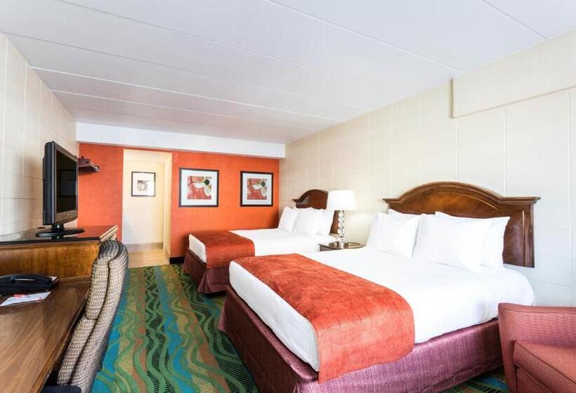 Номер Стандарт 2 Двуспальные Кровати, Howard Johnson By Wyndham Virginia Beach At The Beach