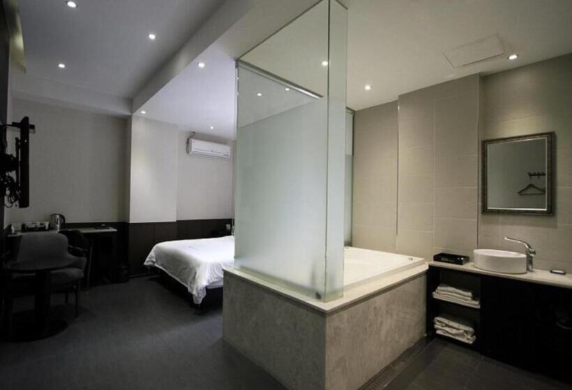 Номер Superior, Almond Hotel Busan Station