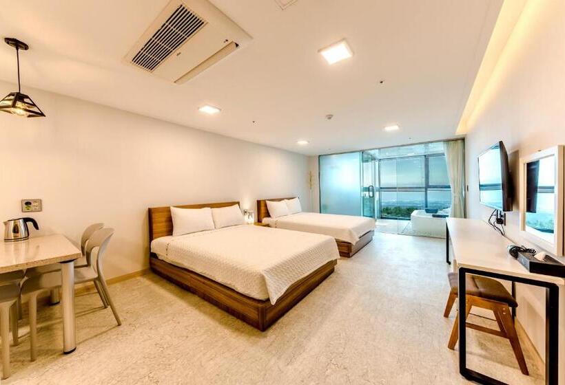 Номер Стандарт 2 Двуспальные Кровати, Jeju I Ve Hotel & Resort