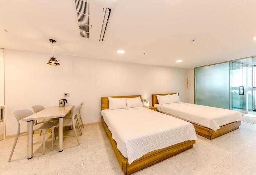 Номер Стандарт 2 Двуспальные Кровати, Jeju I Ve Hotel & Resort