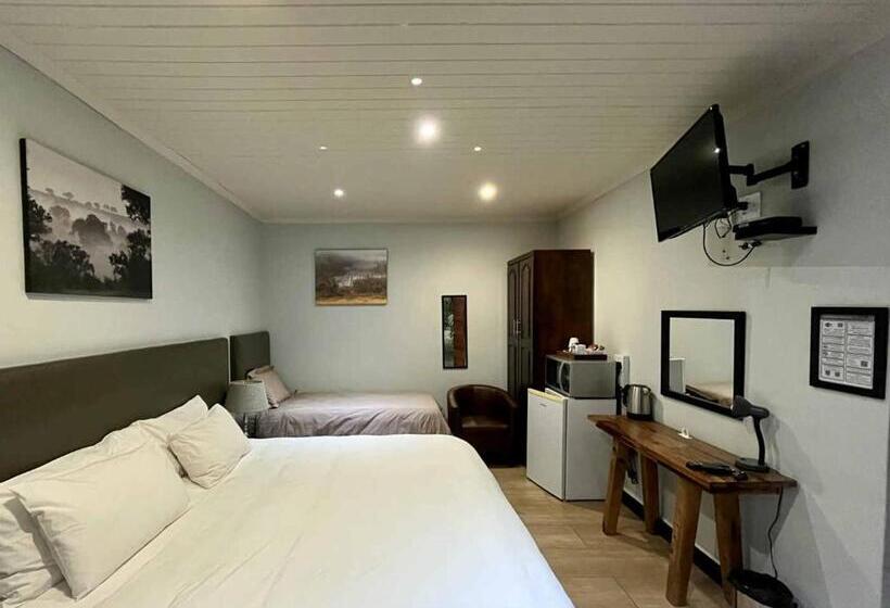 Номер Стандарт Трехместный, Ilanda Guest House