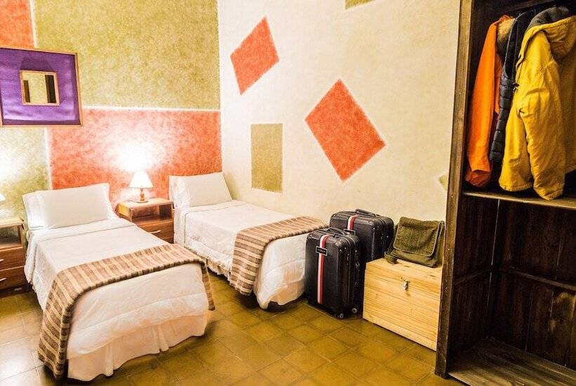 스탠다드 트리픔 룸 공동욕실, All Norte Hostel