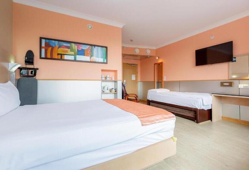 Семейный Номер, Eurotraveller Hotel   Premier   Harrow