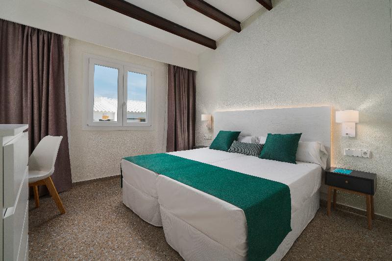 Семейный Номер, Eurotraveller Hotel   Premier   Harrow