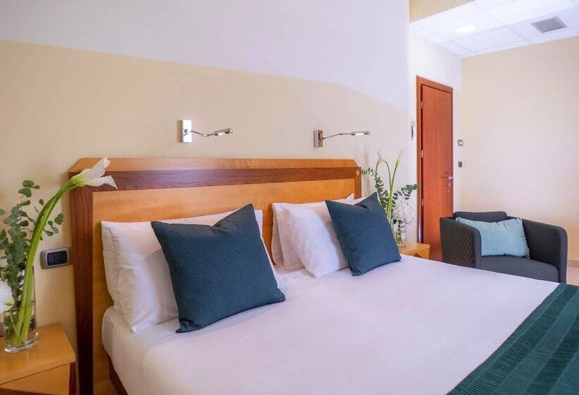 Семейный Номер, Piccadilly Rooms Restaurant And Beach