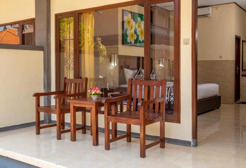 اتاق لوکس, Oka Legian