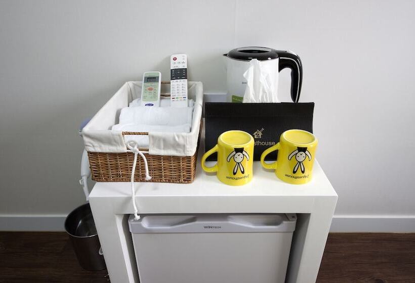 标准三人间, 24 Guesthouse Myeongdong Town