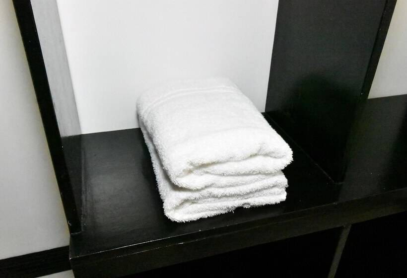 Standardrum King Size Säng, Swiftlets Inn