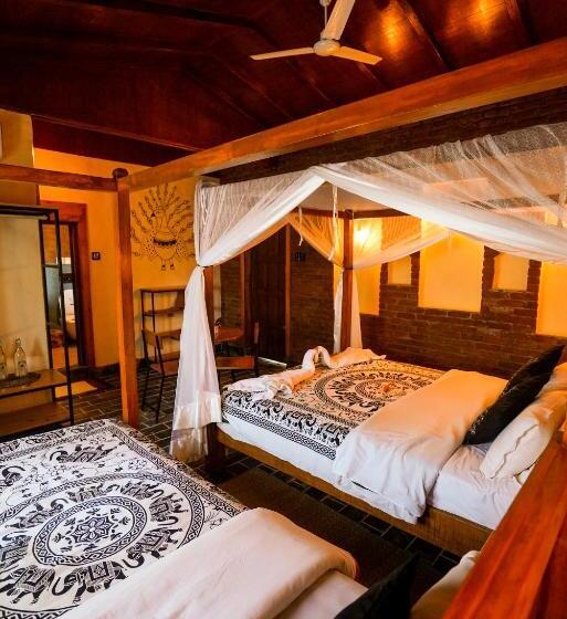 اتاق خانوادگی با چشم‌انداز باغ, Sapana Village Lodge
