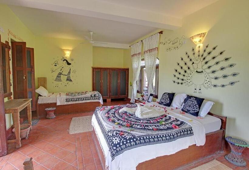 اتاق لوکس با بالکن, Sapana Village Lodge