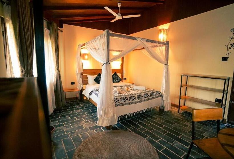 اتاق خانوادگی با چشم‌انداز باغ, Sapana Village Lodge