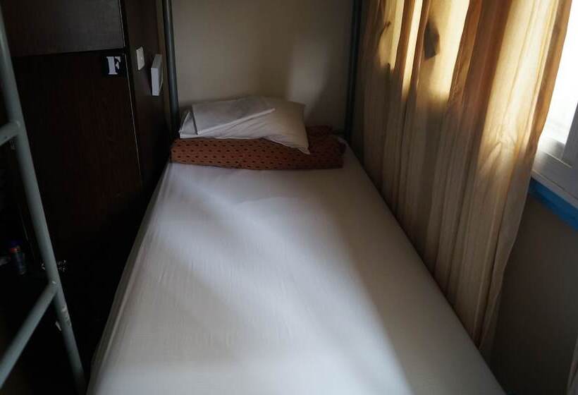 Кровать в Общей Комнате, 790 On George Backpackers