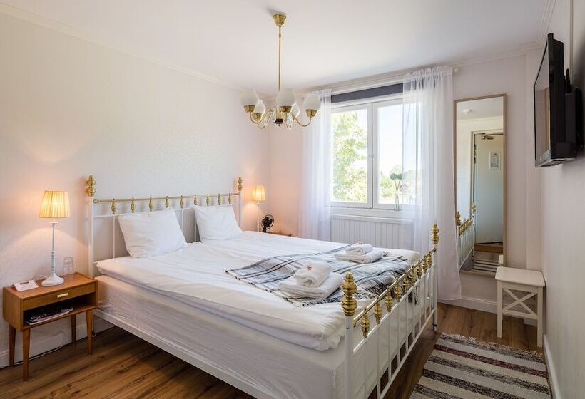 Номер Стандарт Совместная Ванная, Lustigsgården Boutique