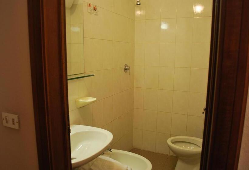 غرفة قياسية فردية, Albergo Smeraldo