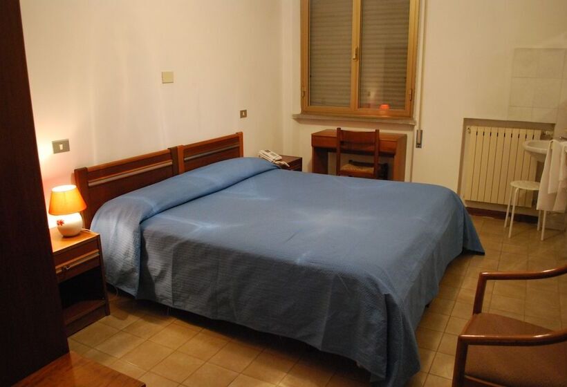 غرفة قياسية فردية حمام مشترك, Albergo Smeraldo