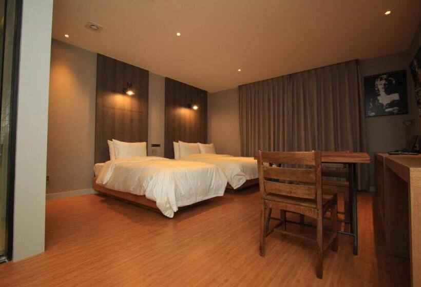 اتاق استاندارد, Hound Hotel Changwon Terminal