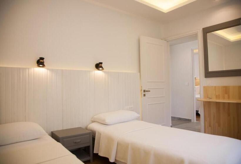 Superior 2-bedroom flat with sea view, Artemis Village Apartments & Studios