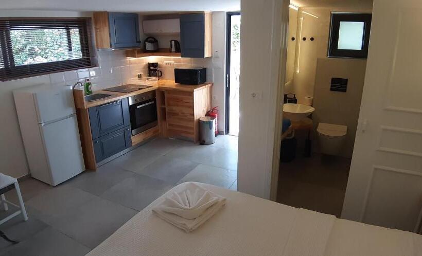 Студия Стандарт, Artemis Village Apartments & Studios