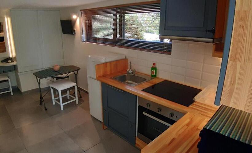 Студия Стандарт, Artemis Village Apartments & Studios