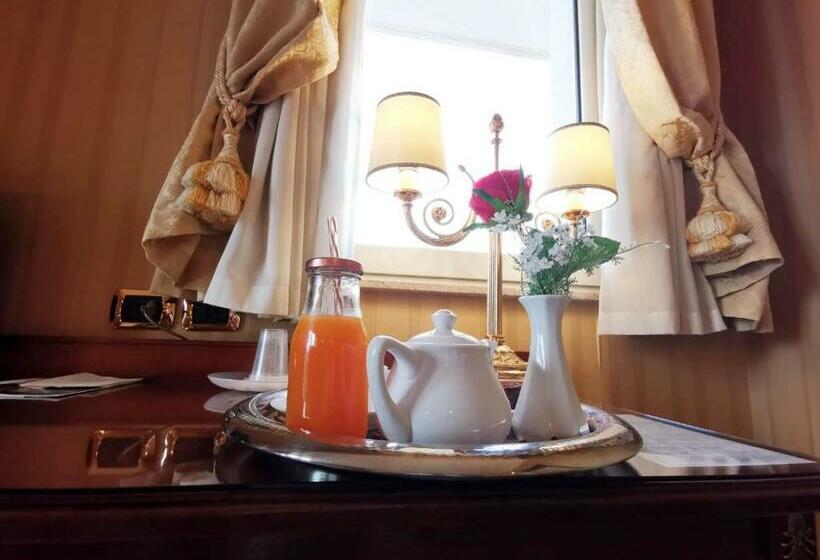 اتاق استاندارد یک نفره, Ristorante Paradise