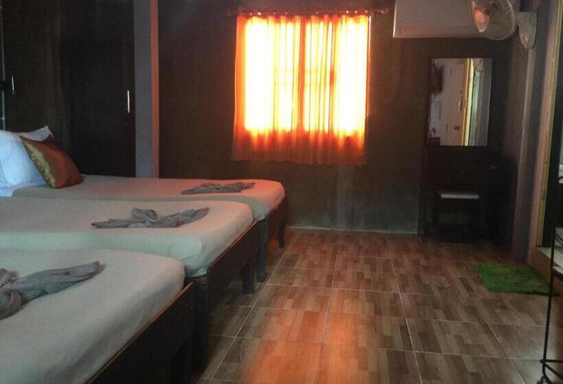 Четырехместный Номер Стандарт, North Star Guest House