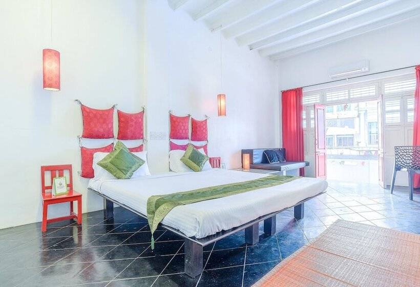 Quarto Deluxe, Itsy Hotels Red Lotus Heritage, Promenade Beach
