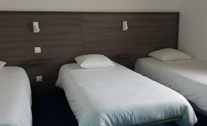 Номер Стандарт Трехместный, Hôtel Althea   Piscine Et Sauna
