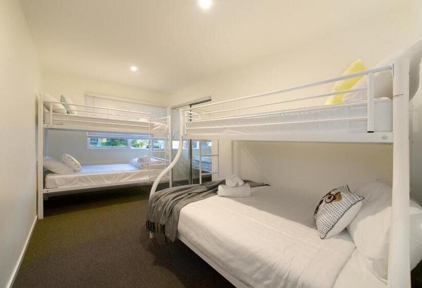 Апартаменты 2 Спальни, Boathouse Resort Studios And Suites