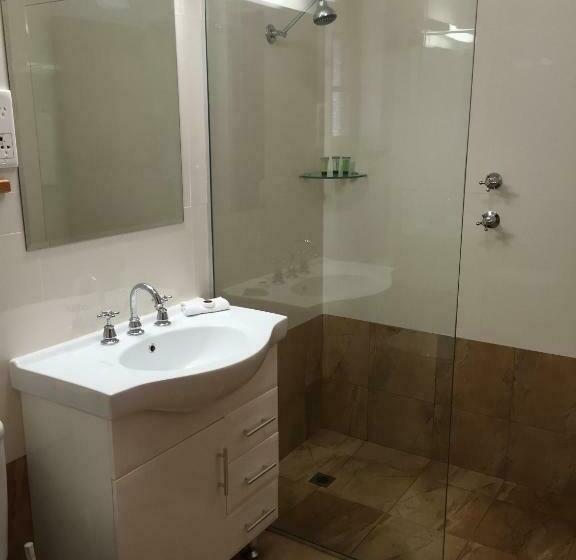 스위트, Coonawarra Place Motor Inn