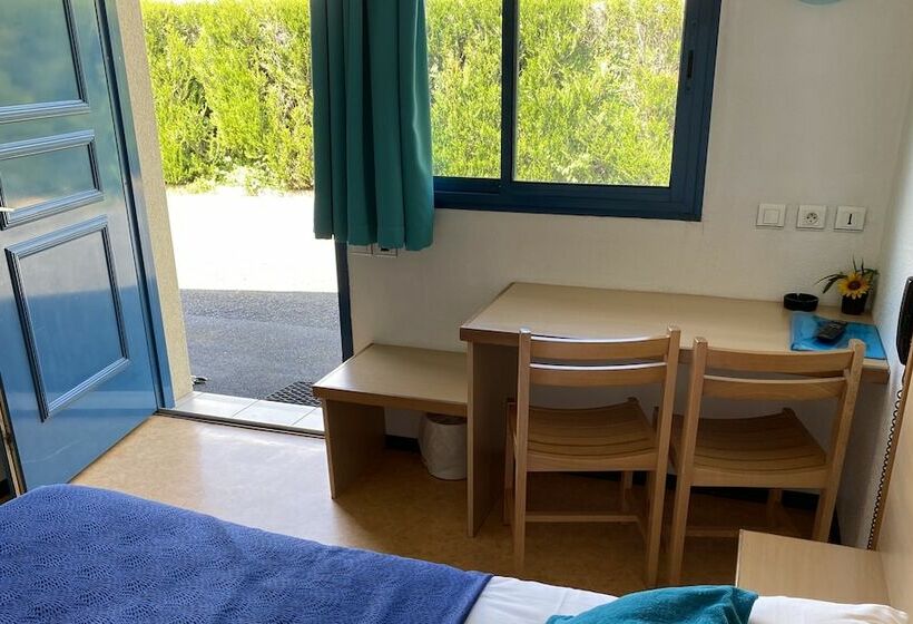 Номер Стандарт, Hôtel Le Laury S