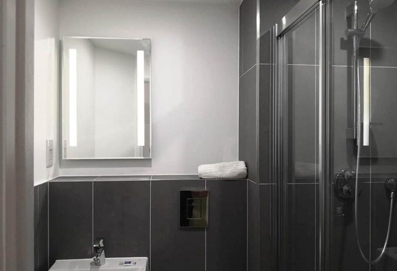 Номер Стандарт, Ibis Budget Leicester