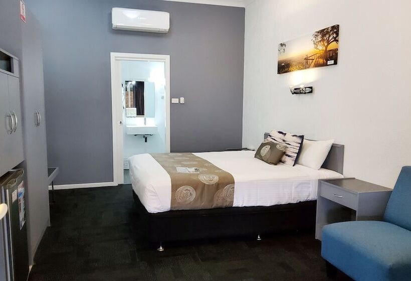 스탠다드 룸 킹사이즈 침대, Archer Park Motel