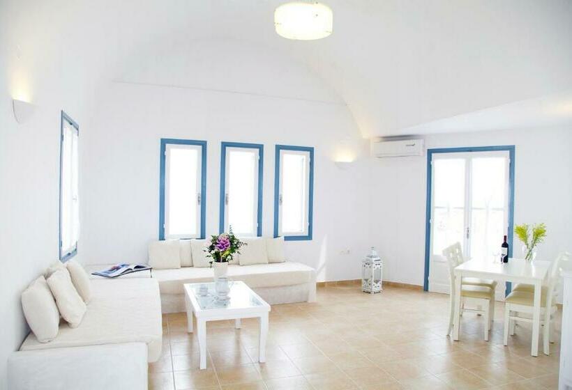 带按摩浴盆的套房, Athiri Santorini