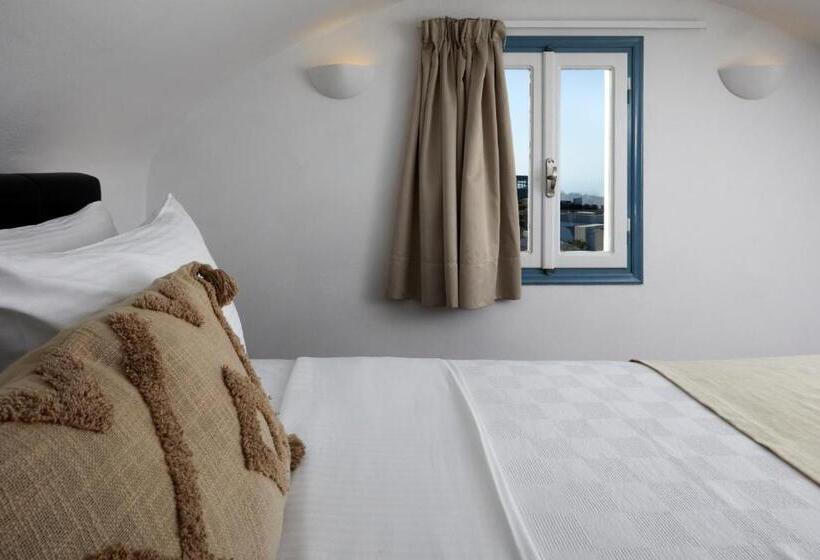 带按摩浴盆的套房, Athiri Santorini