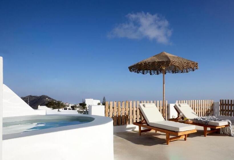 家庭公寓, Athiri Santorini