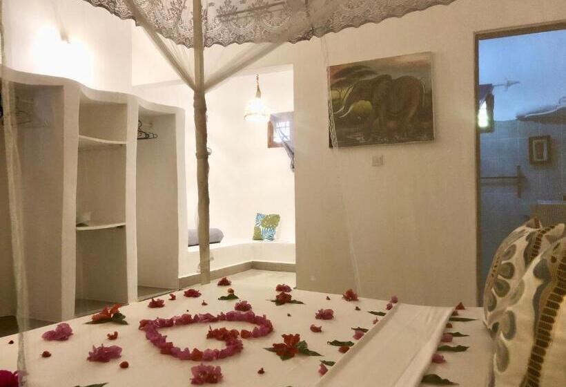 Номер Стандарт с Балконом, Bahati Villa