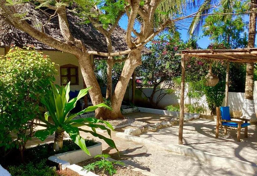 Бунгало Deluxe, Bahati Villa