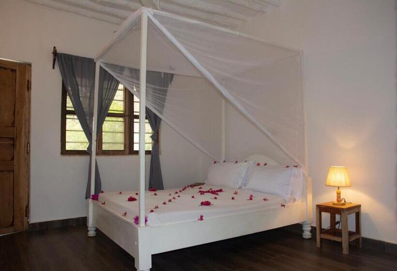 Номер Стандарт Трехместный, Bahati Villa