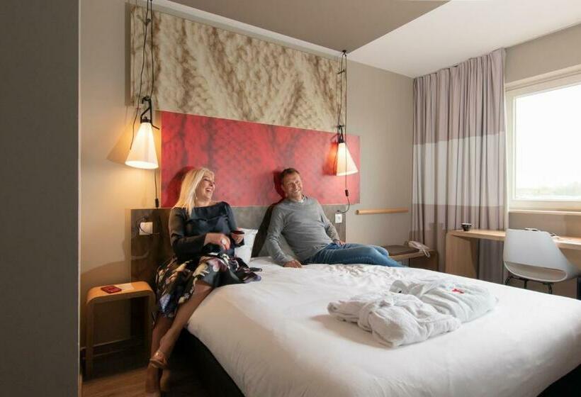 Номер Superior, Ibis De Haan