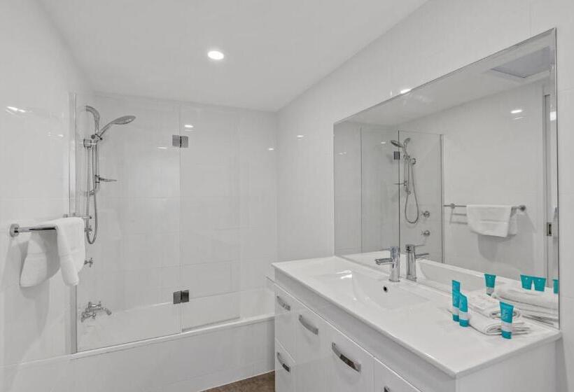 Апартаменты 2 Спальни, Noosa Boutique Apartments & Elkhorn Villas
