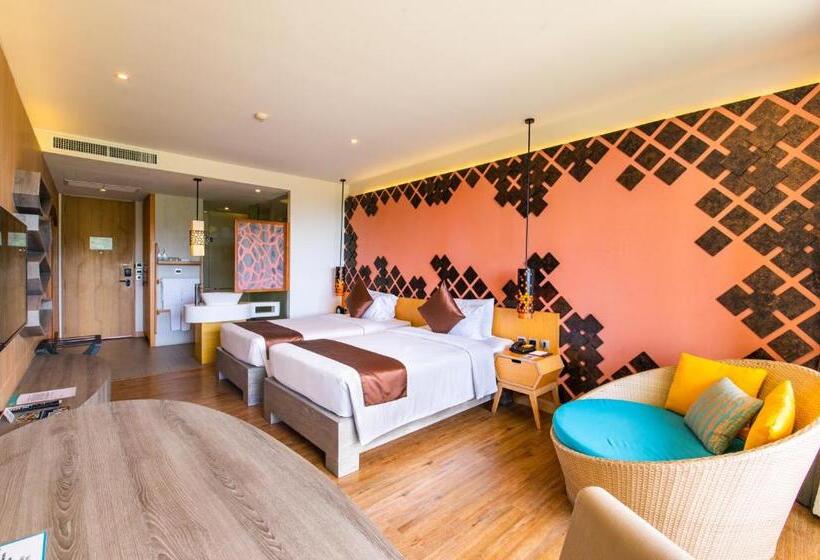 Номер Deluxe Вид на Море Боковой, Crest Resort & Pool Villas   Sha Extra Plus